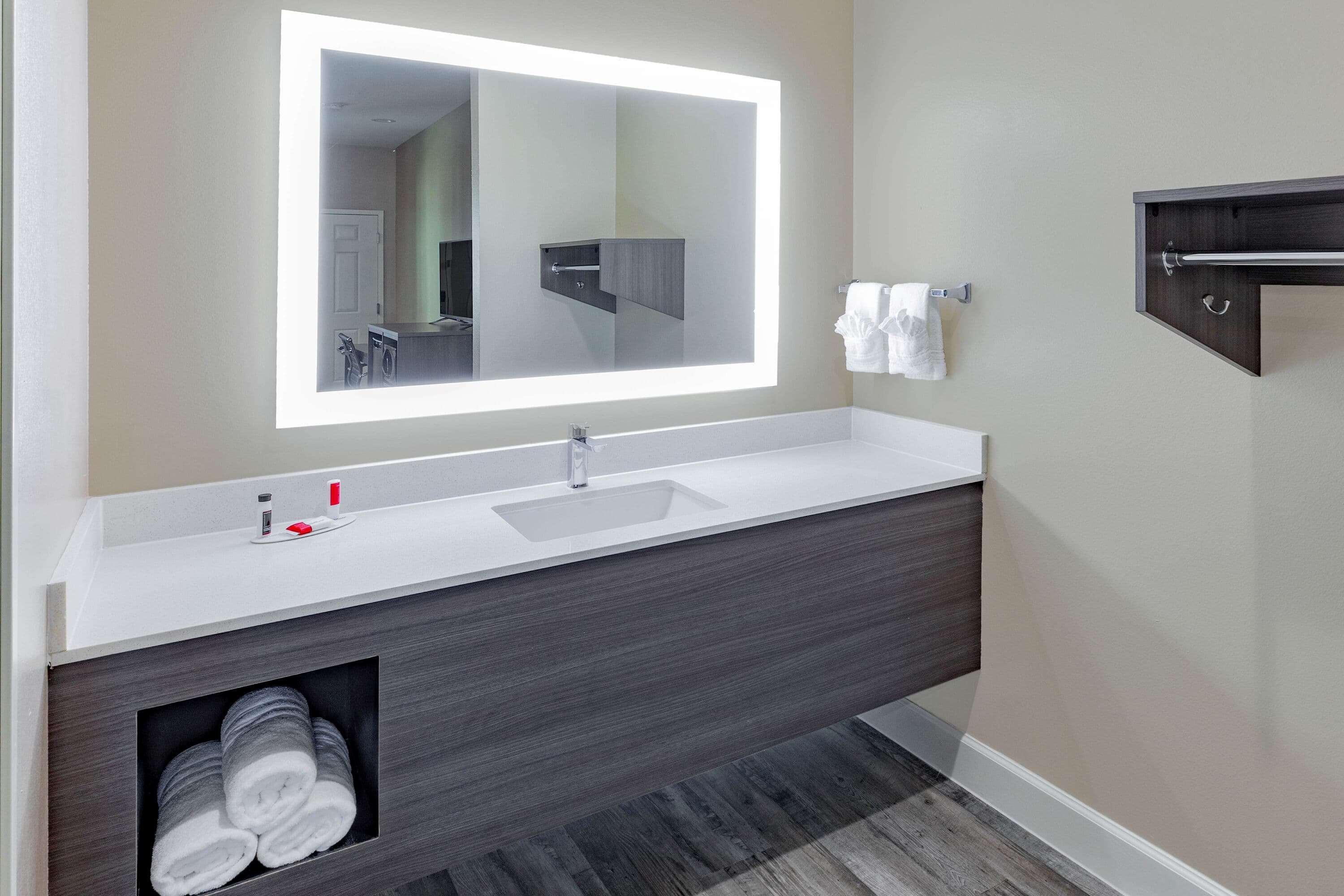 Super 8 By Wyndham Houston Nw Beltway 8-West Rd Hotel Ngoại thất bức ảnh