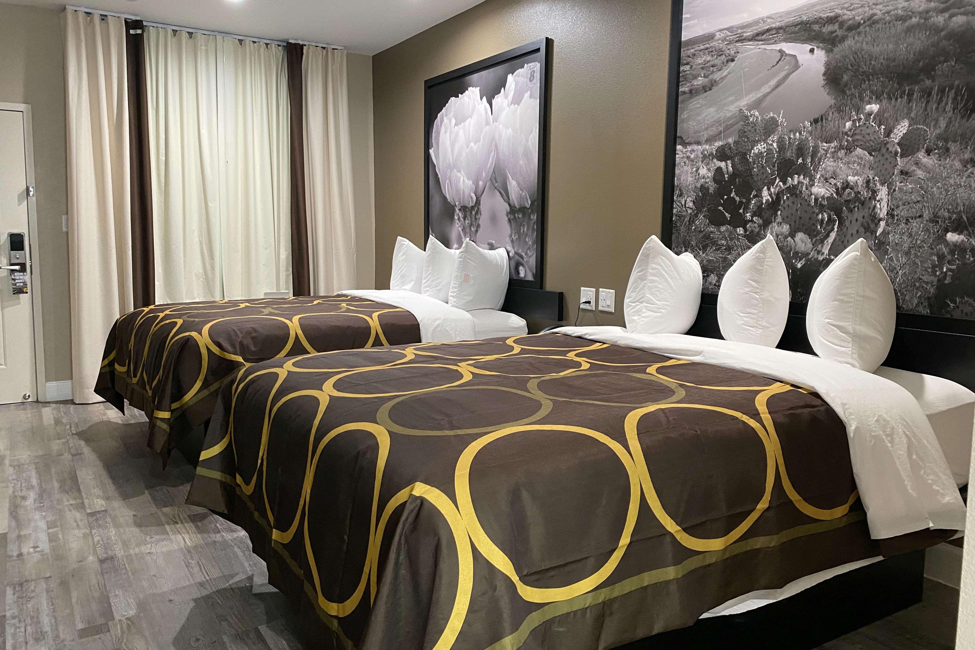 Super 8 By Wyndham Houston Nw Beltway 8-West Rd Hotel Ngoại thất bức ảnh