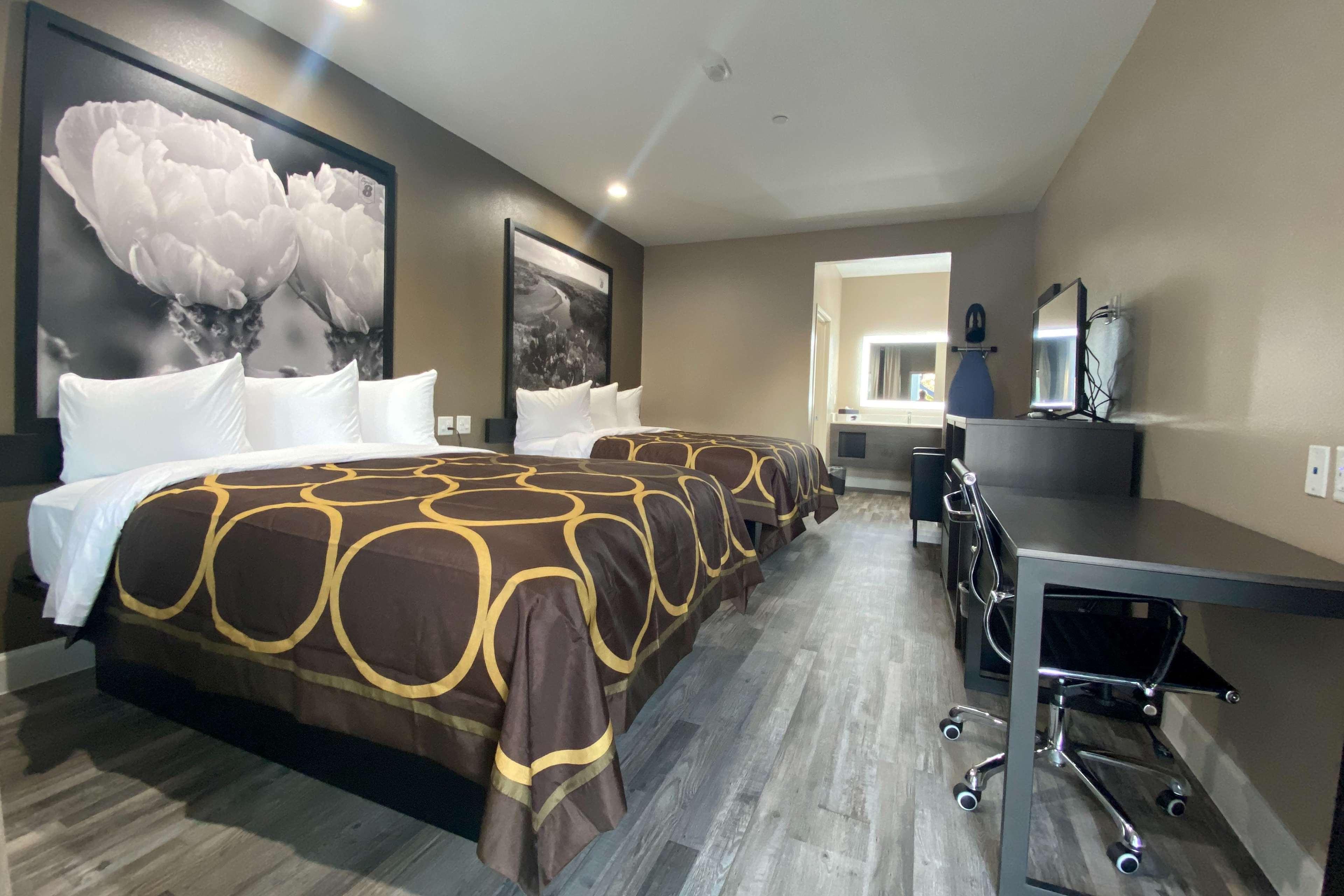 Super 8 By Wyndham Houston Nw Beltway 8-West Rd Hotel Ngoại thất bức ảnh